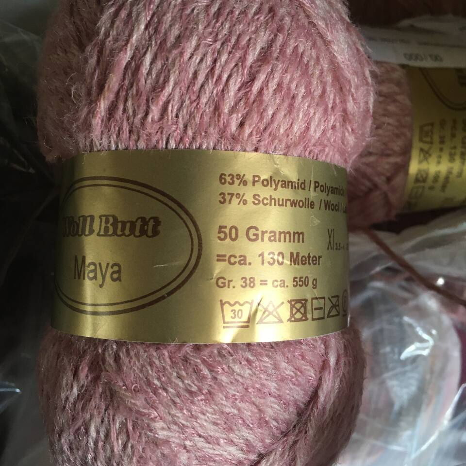 jeweils 50gr Wolle